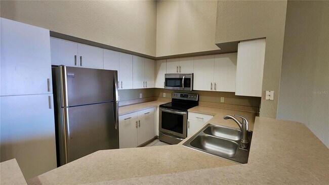 Building Photo - 4170 Central Sarasota Pkwy