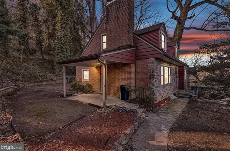 Building Photo - 212 Laurel Ave