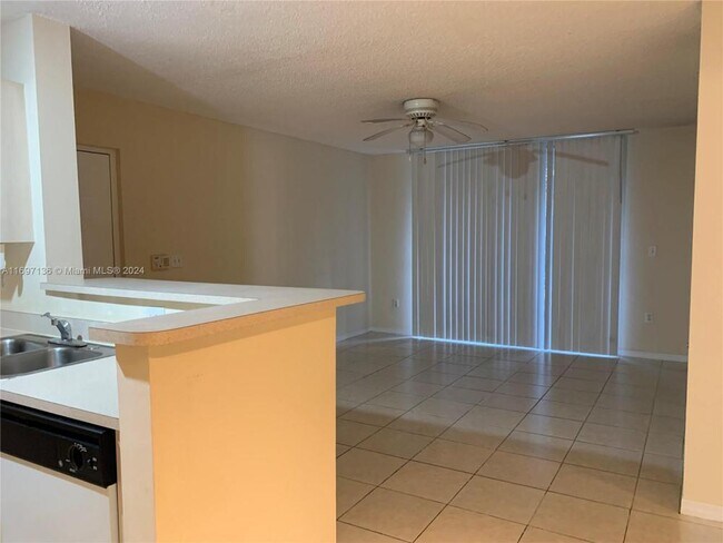 Building Photo - 1 bedroom in Pembroke Pines FL 33025