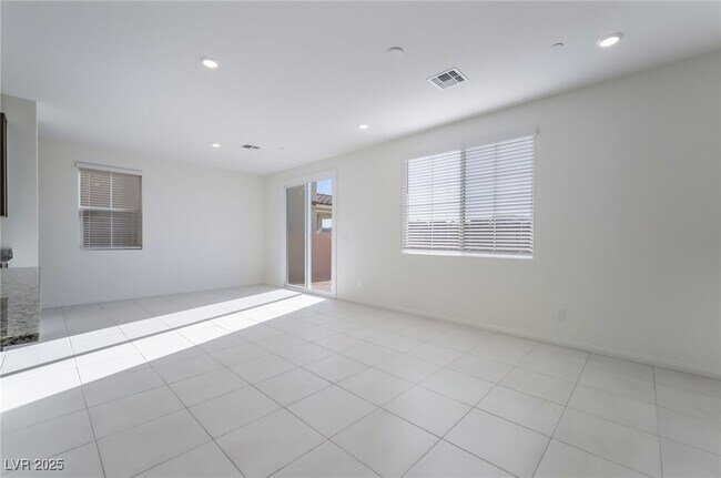 Building Photo - 2716 Tricase St