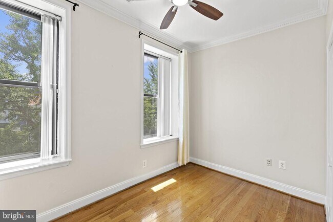 Building Photo - 1437 Spring Rd NW