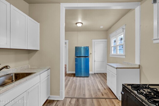 Building Photo - 1721 Wilson Ave