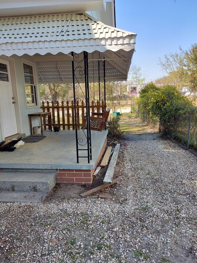 Building Photo - 1713 Lacy St