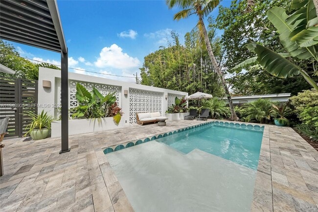 Building Photo - 71 NE 46th St