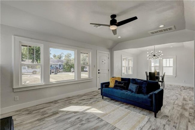 Building Photo - 3 Bed 2.5 Bath 1 Car Garage Built New 2021 in Gatewood Addition