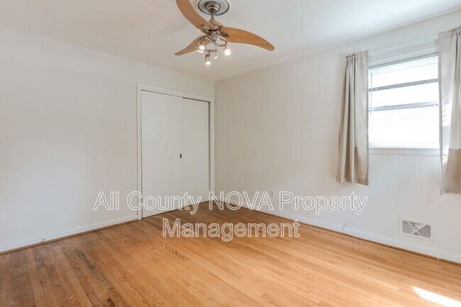 Building Photo - 4141 21st Rd N