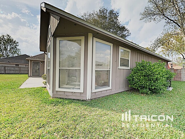 Building Photo - 2627 5 Forks Ct