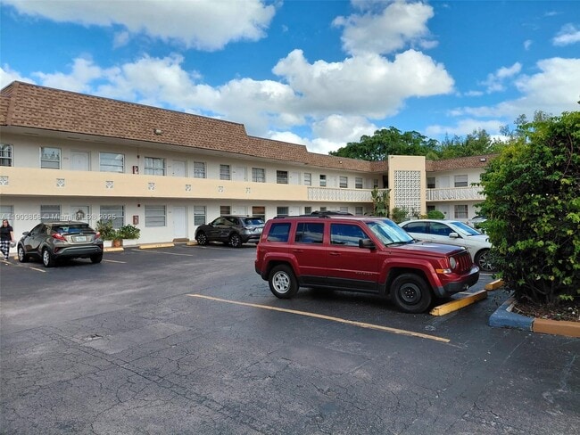 Building Photo - 1860 Venice Park Dr