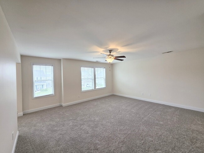 Building Photo - Beautiful Wilmington Floor Plan In Wedgefi...