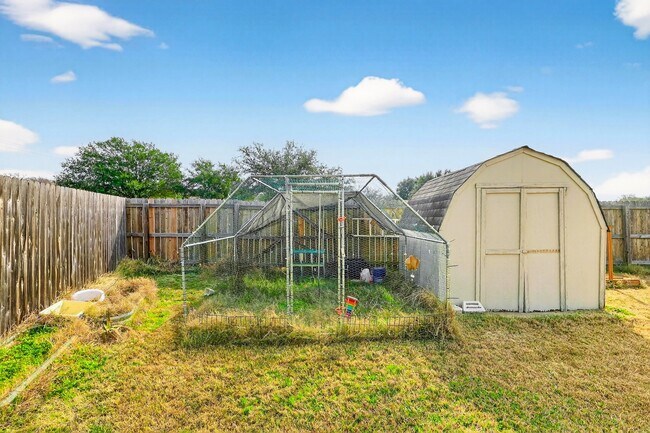 Building Photo - 1308 Roanoke Ct