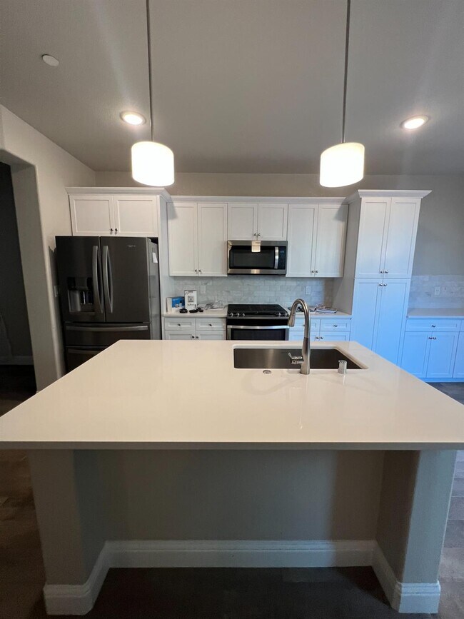 Building Photo - 1394 E Via Dorata Way