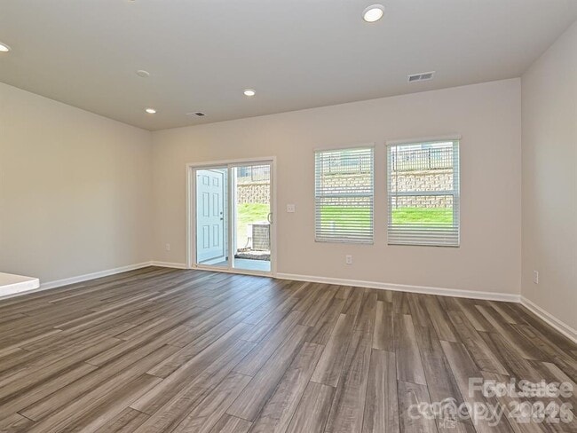 Building Photo - 5240 Brailey Cir