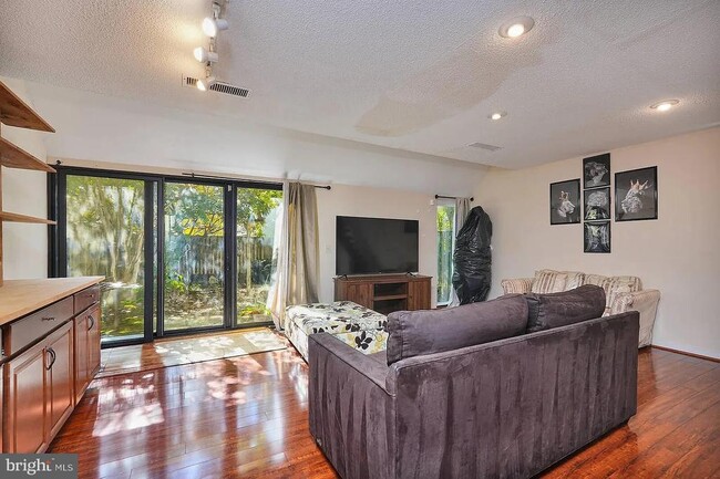 Building Photo - 2311 Pennyroyal Terrace