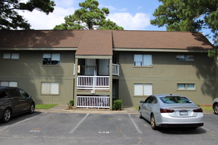 Building Photo - 2000 Greens Blvd