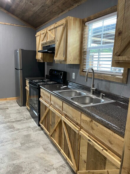 Building Photo - 307 Hunter St