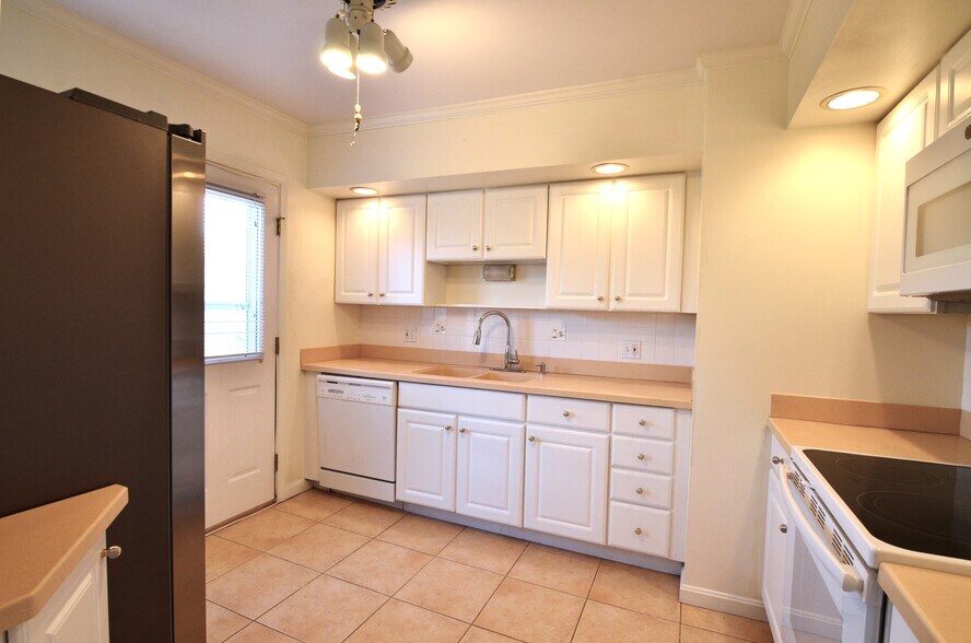 Building Photo - 6955 Ken Arbre Dr