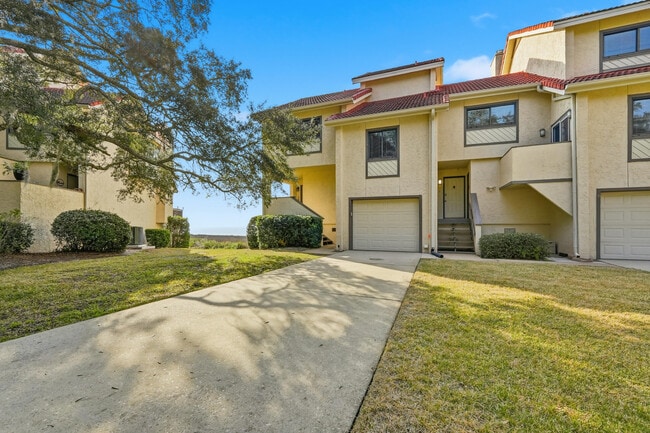 Building Photo - 7 Marina Cove Dr