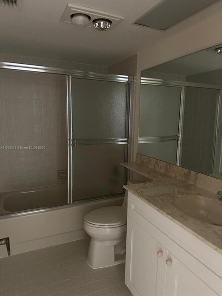 Building Photo - 12524 Shoreline Dr