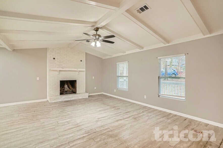 Building Photo - 635 Garden Grove Dr NW