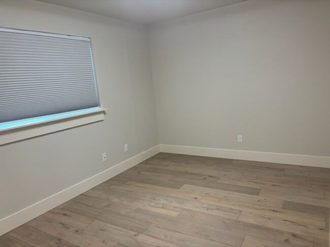Building Photo - Duplex in Post Falls