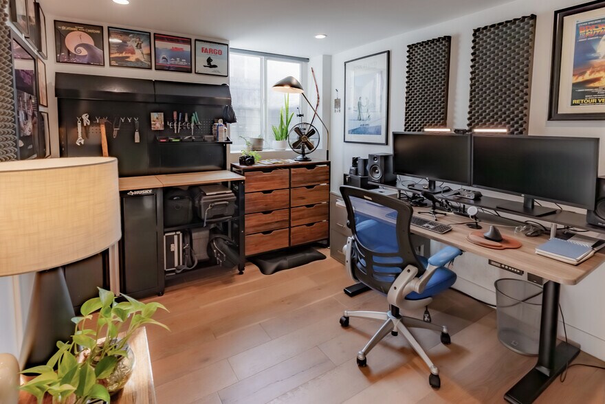 Building Photo - 446 N Commonwealth Ave