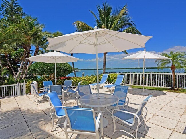 Building Photo - 615 Dream Island Pl