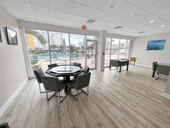 Building Photo - 405 N Ocean Blvd