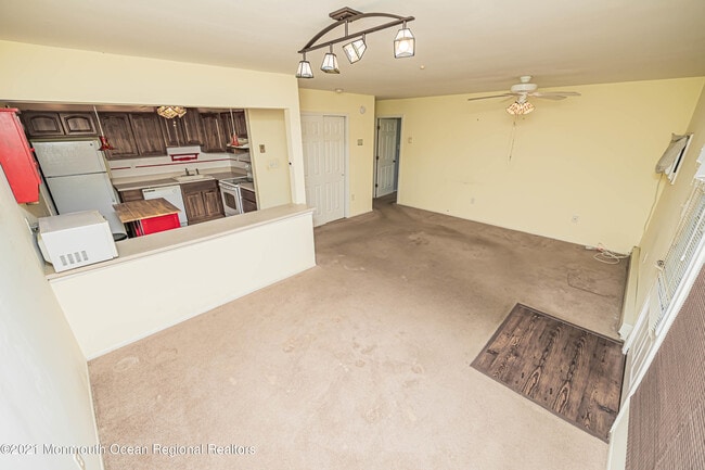 Building Photo - 118 Amberly Dr
