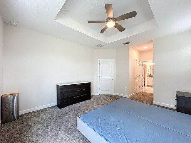 Building Photo - Beautiful Furnished townhome in Vistas of ...