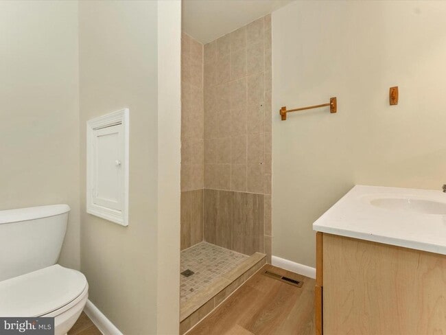 Building Photo - 5803 Oleander Pl