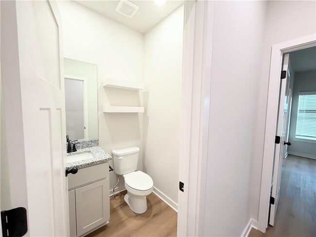 Building Photo - 531 Cosmos St