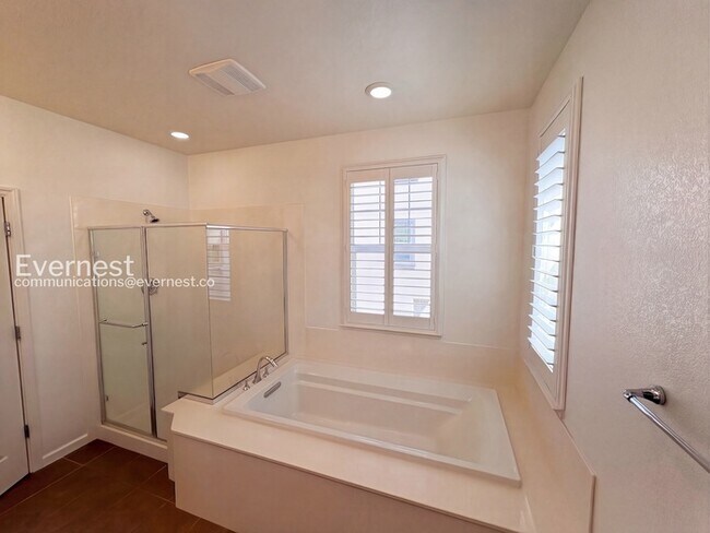 Building Photo - 3206 Vittoria Loop