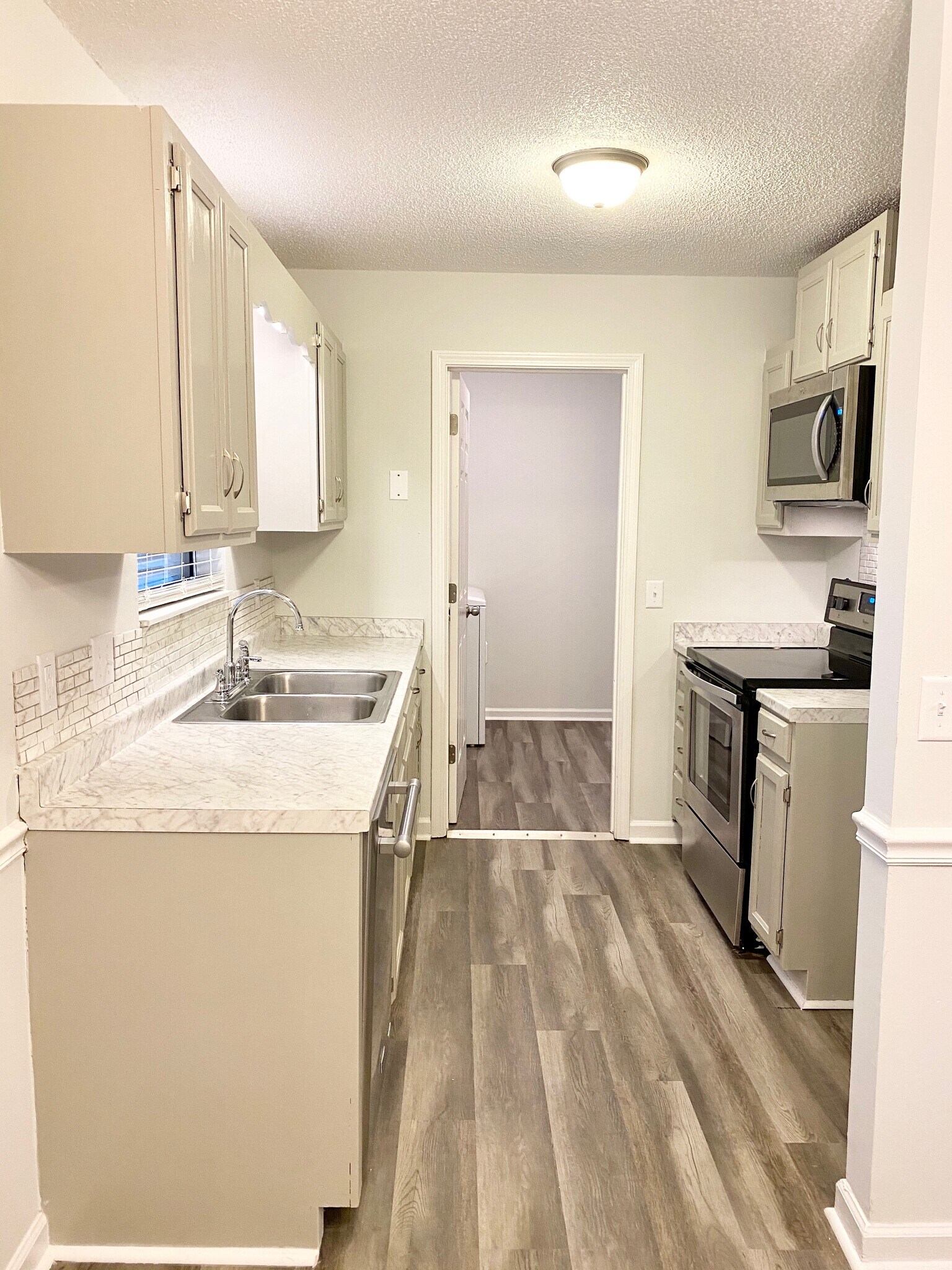 Galley Kitchen - 1120 Jacksons Valley Rd