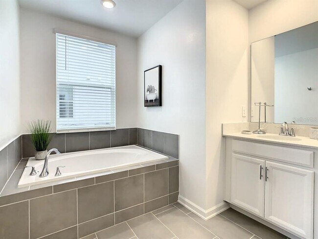 Building Photo - 8883 Cabot Cliffs Dr