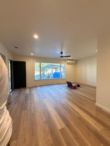 Building Photo - 10120 S Ponderosa Way