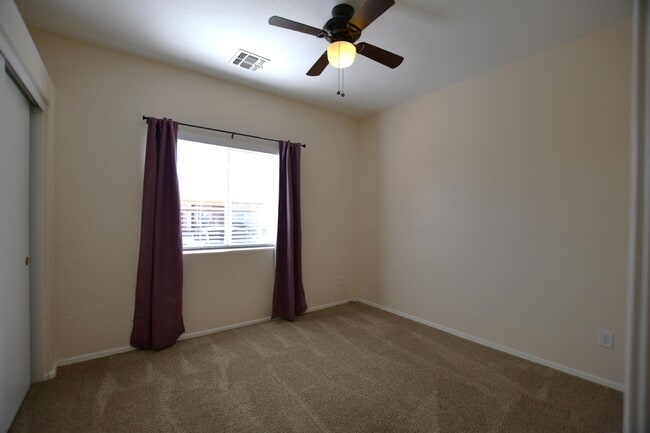 Building Photo - 2300 E Magma Rd