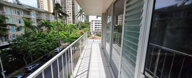 Building Photo - 2115 Ala Wai Blvd