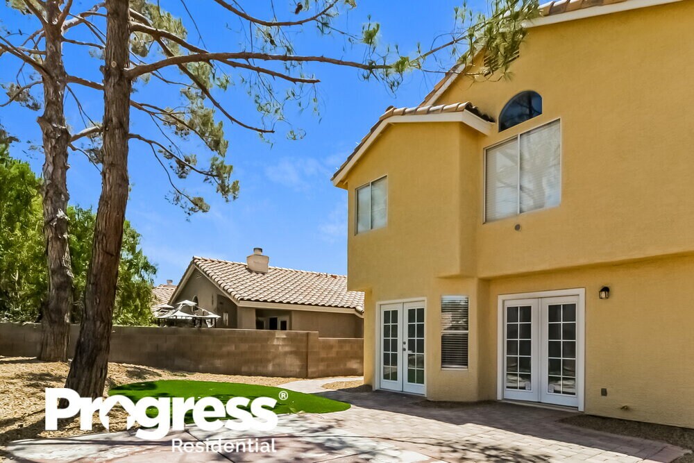 Building Photo - 890 Single Tree Dr