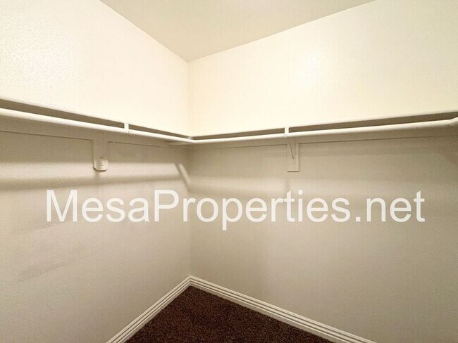 Building Photo - 15091 Brown Ln