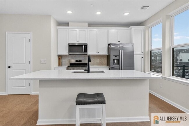 Building Photo - 505 Sadie Cir