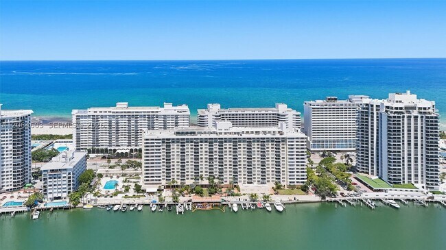 Building Photo - 5600 Collins Ave