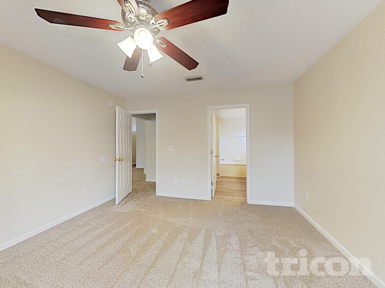 Building Photo - 585 Fallen Timbers Dr