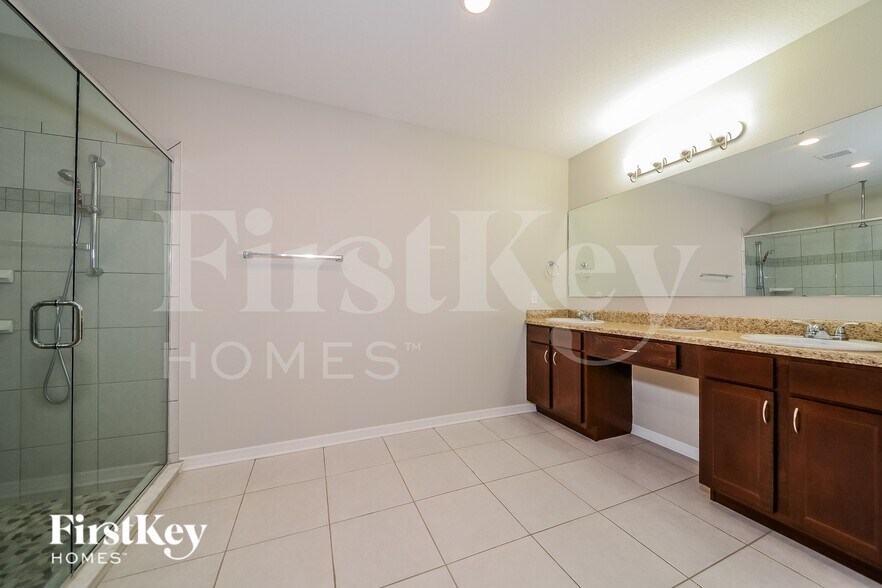 Building Photo - 3911 Willow Walk Dr