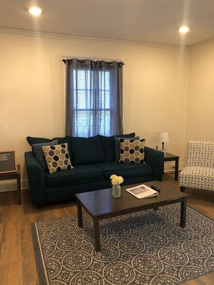 Sofa Bed (Full Bed) - 604 Tremont St
