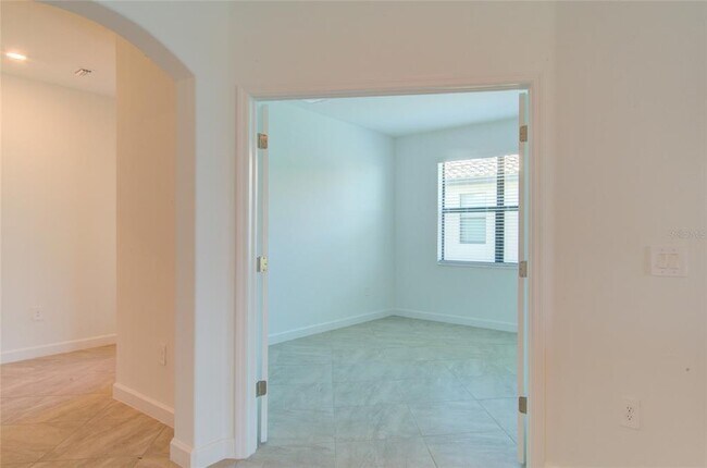 Building Photo - 15926 Clear Skies Pl