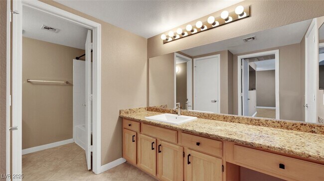 Building Photo - 45 Maleena Mesa St