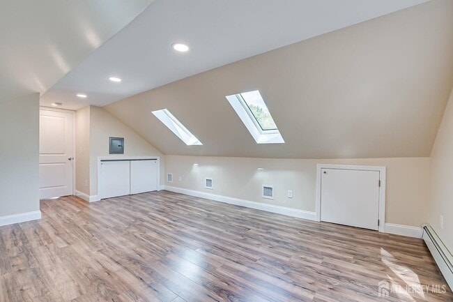 Building Photo - 338 Buckelew Ave