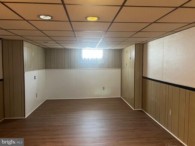 Building Photo - 705 Bayberry Rd