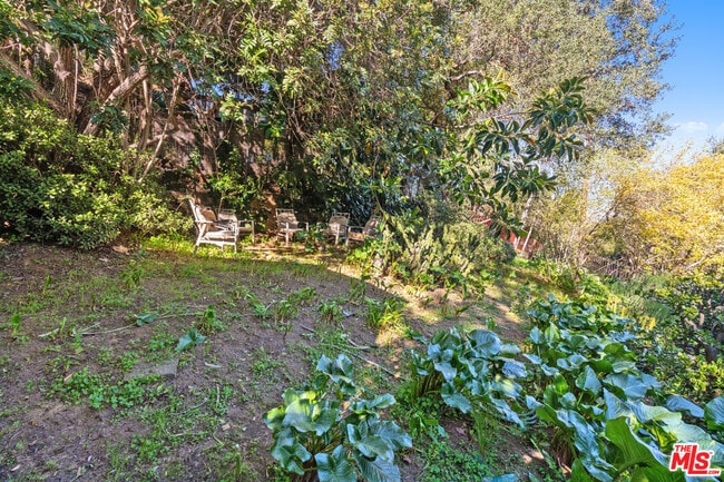 Building Photo - 3705 Fredonia Dr