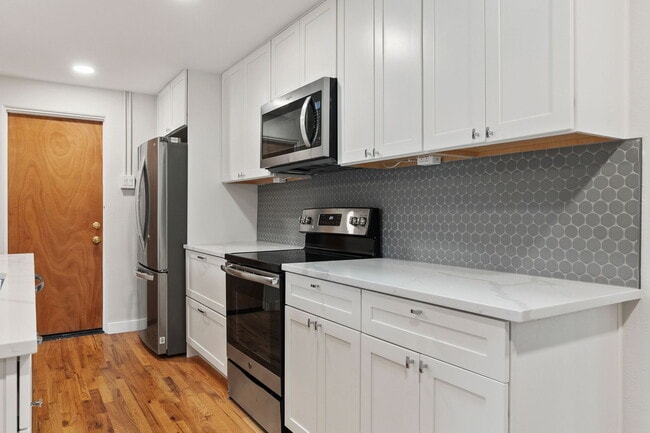 Building Photo - 4210 Balsam St